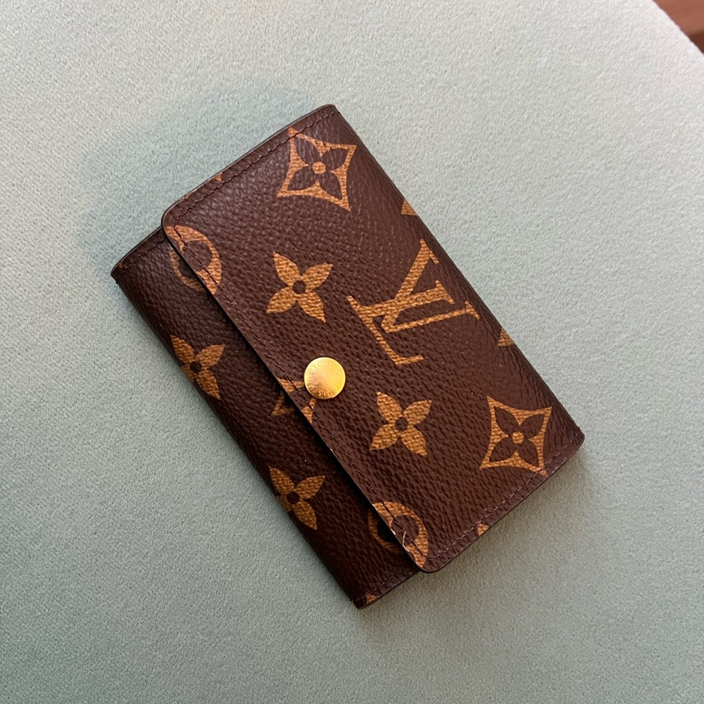 Louis Vuitton monogram six ring key holder